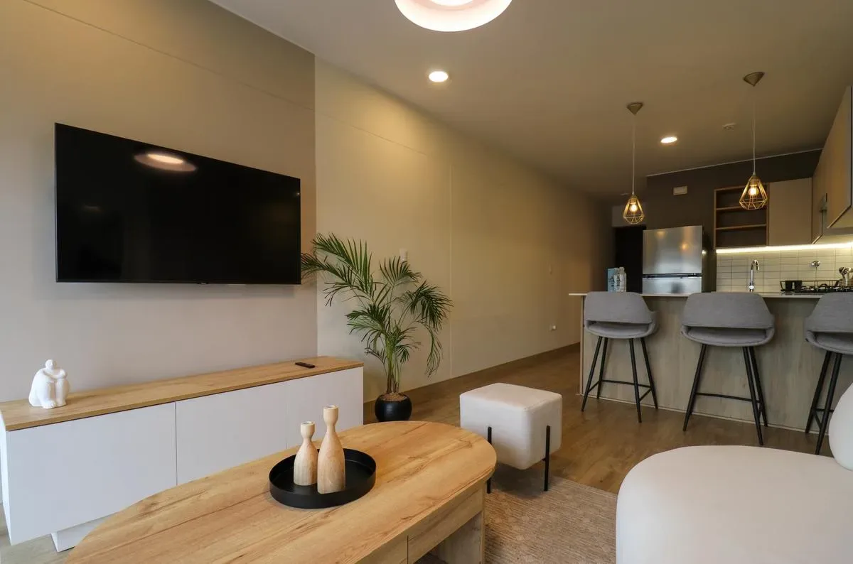 Extraordinary 2BR with balcony in Miraflores