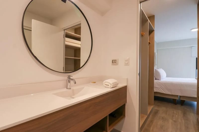 Extraordinary 2BR with balcony in Miraflores