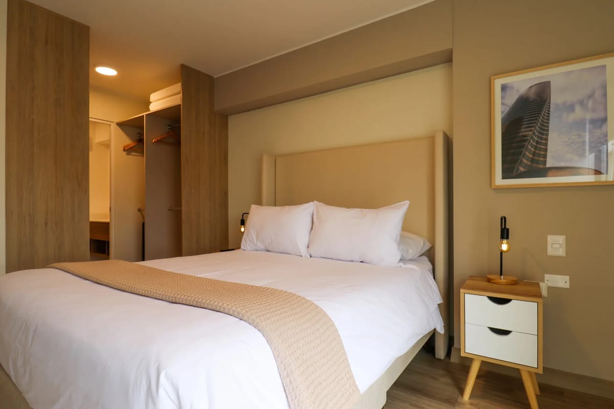 Extraordinary 2BR with balcony in Miraflores