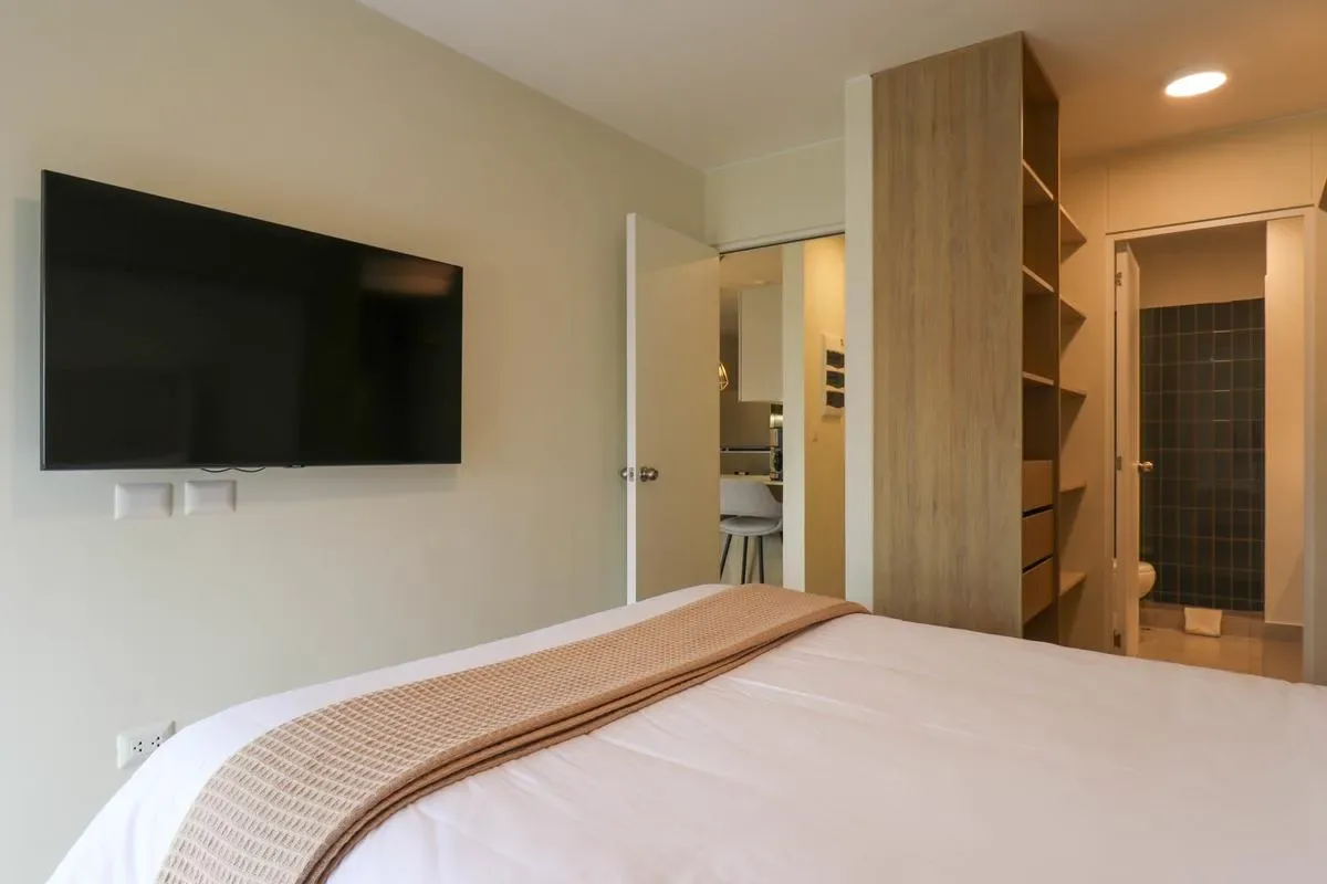 Extraordinary 2BR with balcony in Miraflores