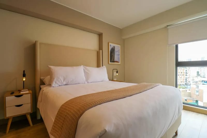 Extraordinary 2BR with balcony in Miraflores