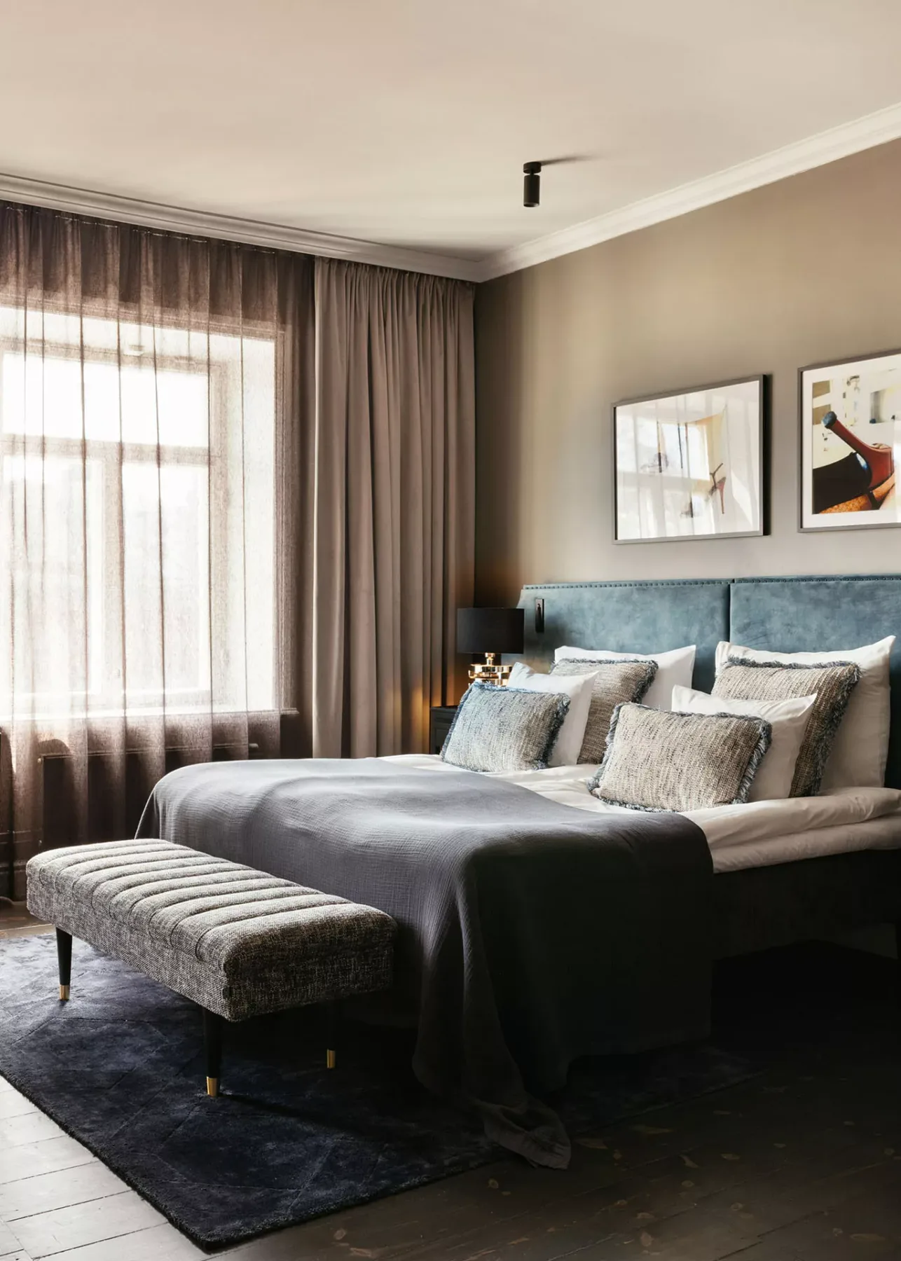 Backstage Hotel guest room