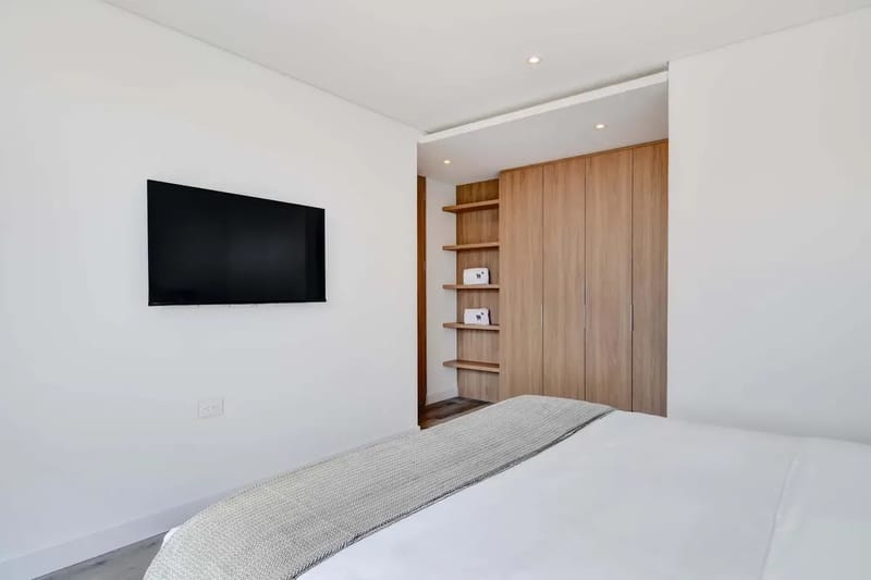Perfect 1BR in Santa Barbara w/ Balcony