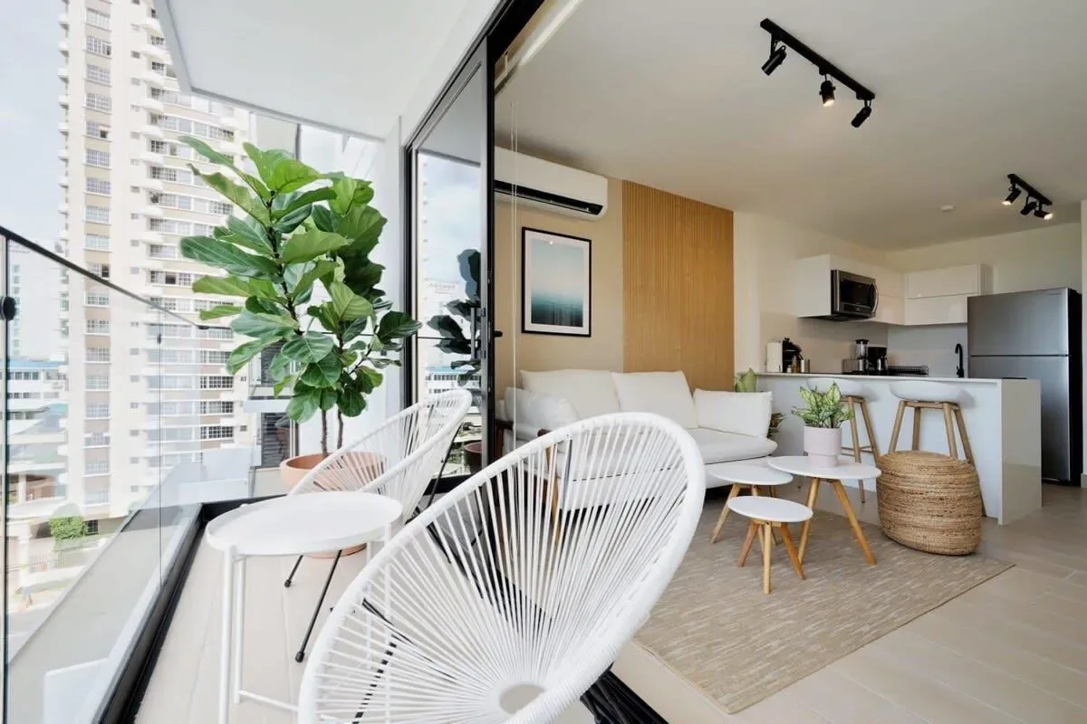 Light-filled 1BR in San Francisco w/ Pool