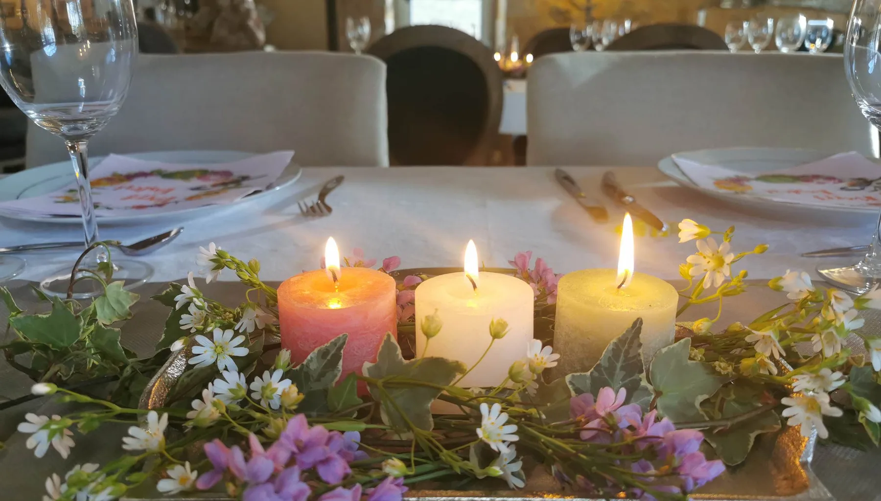 Mesa preparada en primavera