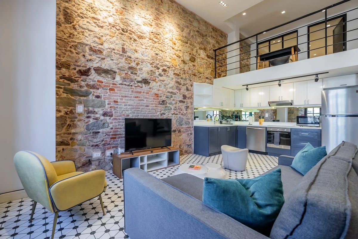 Polished Duplex in Plaza Catedral