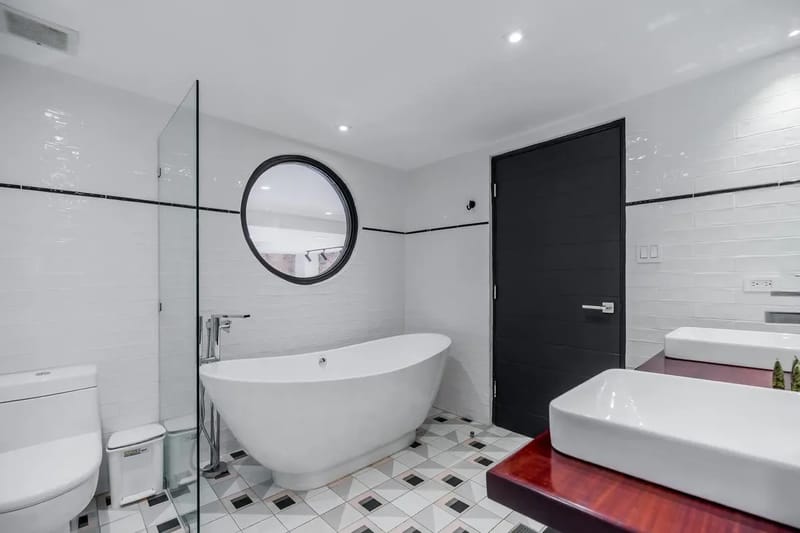 Polished Duplex in Plaza Catedral