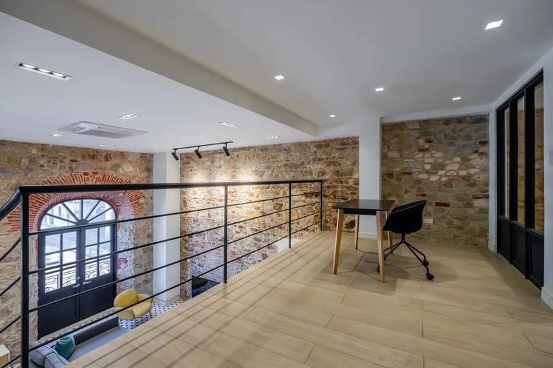 Polished Duplex in Plaza Catedral