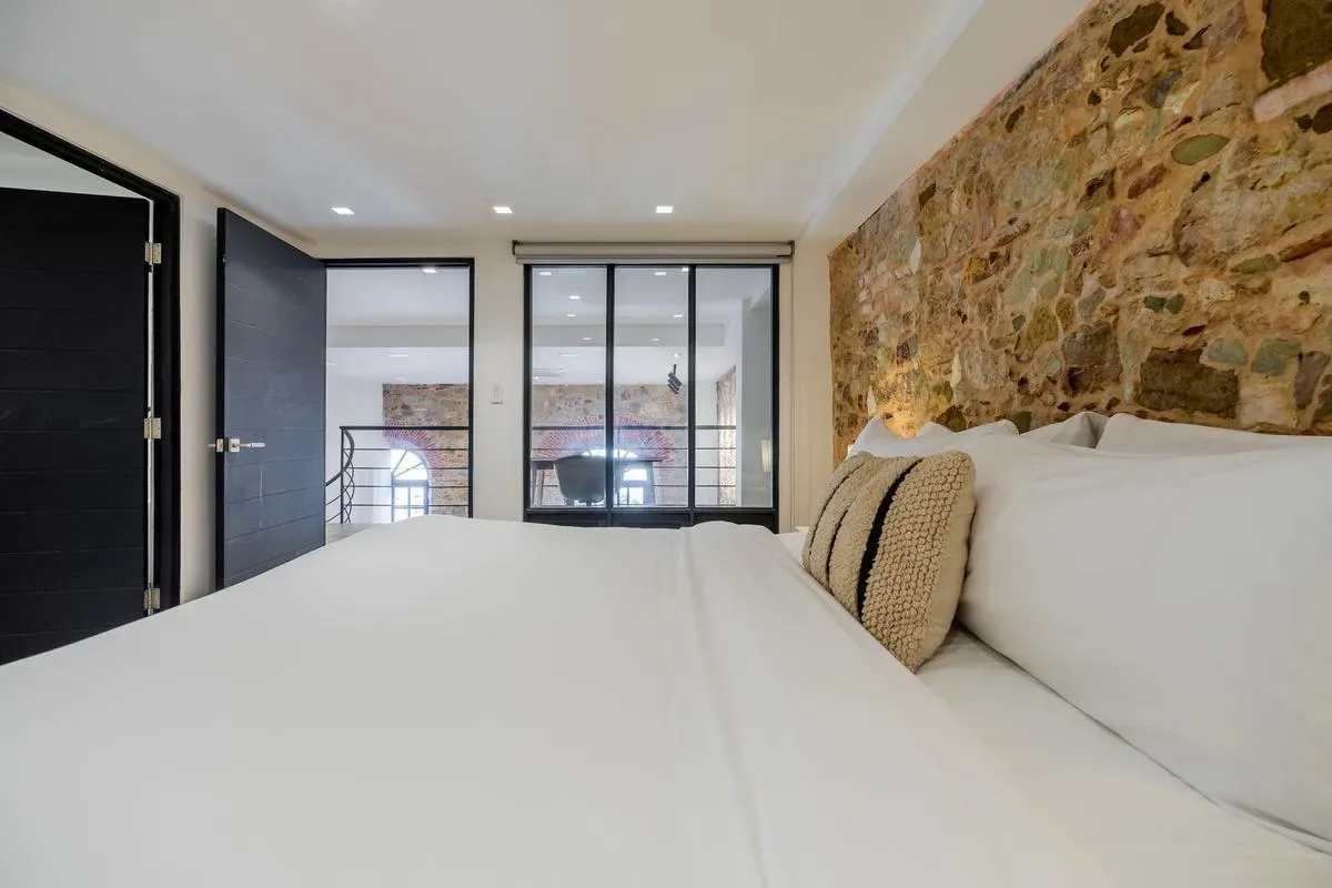 Polished Duplex in Plaza Catedral