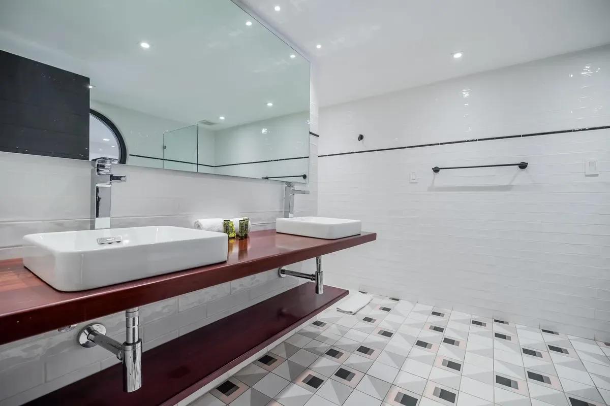 Polished Duplex in Plaza Catedral