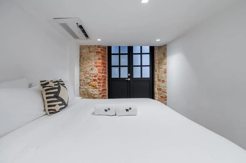 Polished Duplex in Plaza Catedral