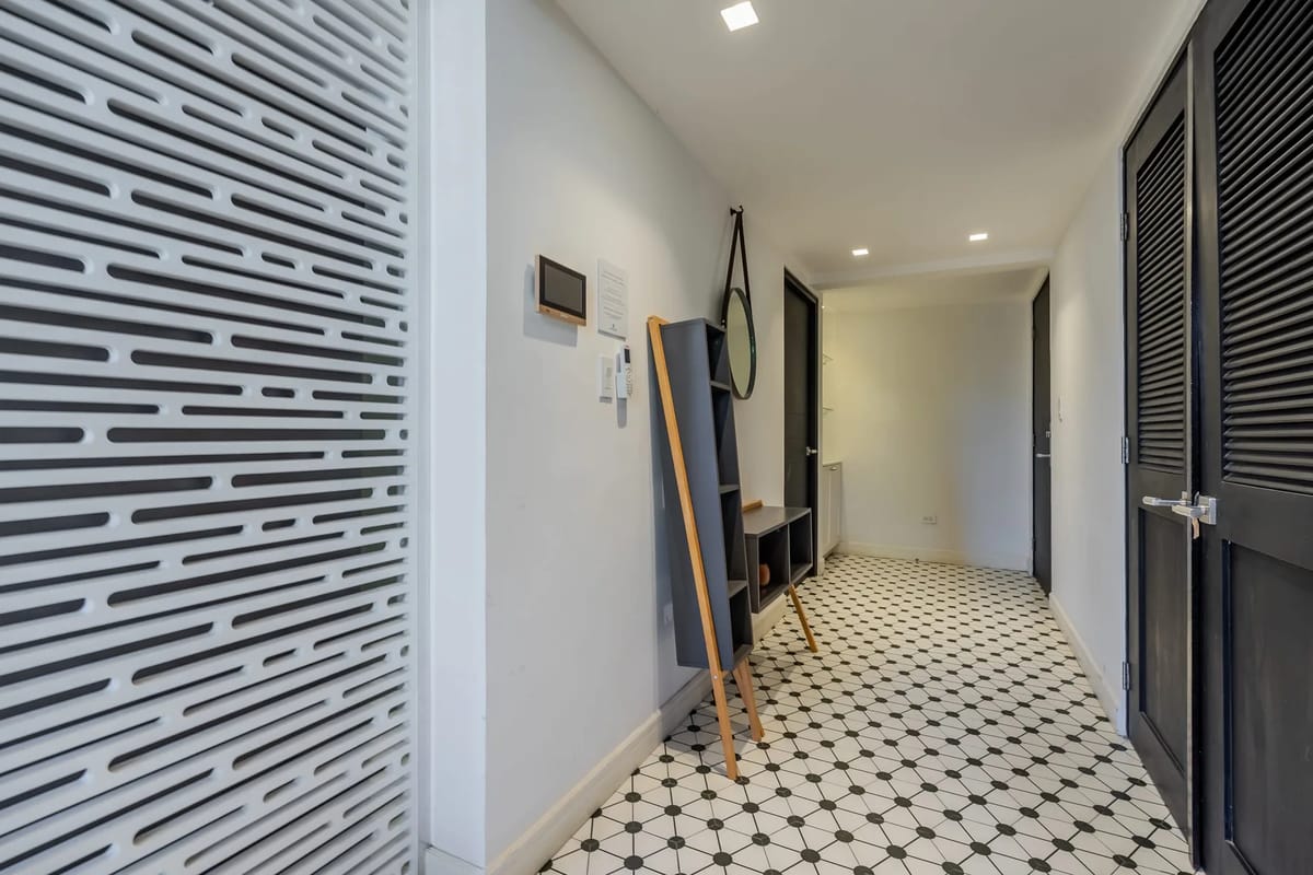 Polished Duplex in Plaza Catedral