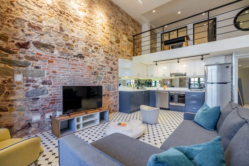 Polished Duplex in Plaza Catedral