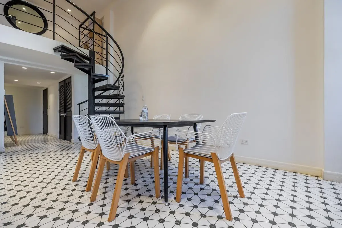 Polished Duplex in Plaza Catedral
