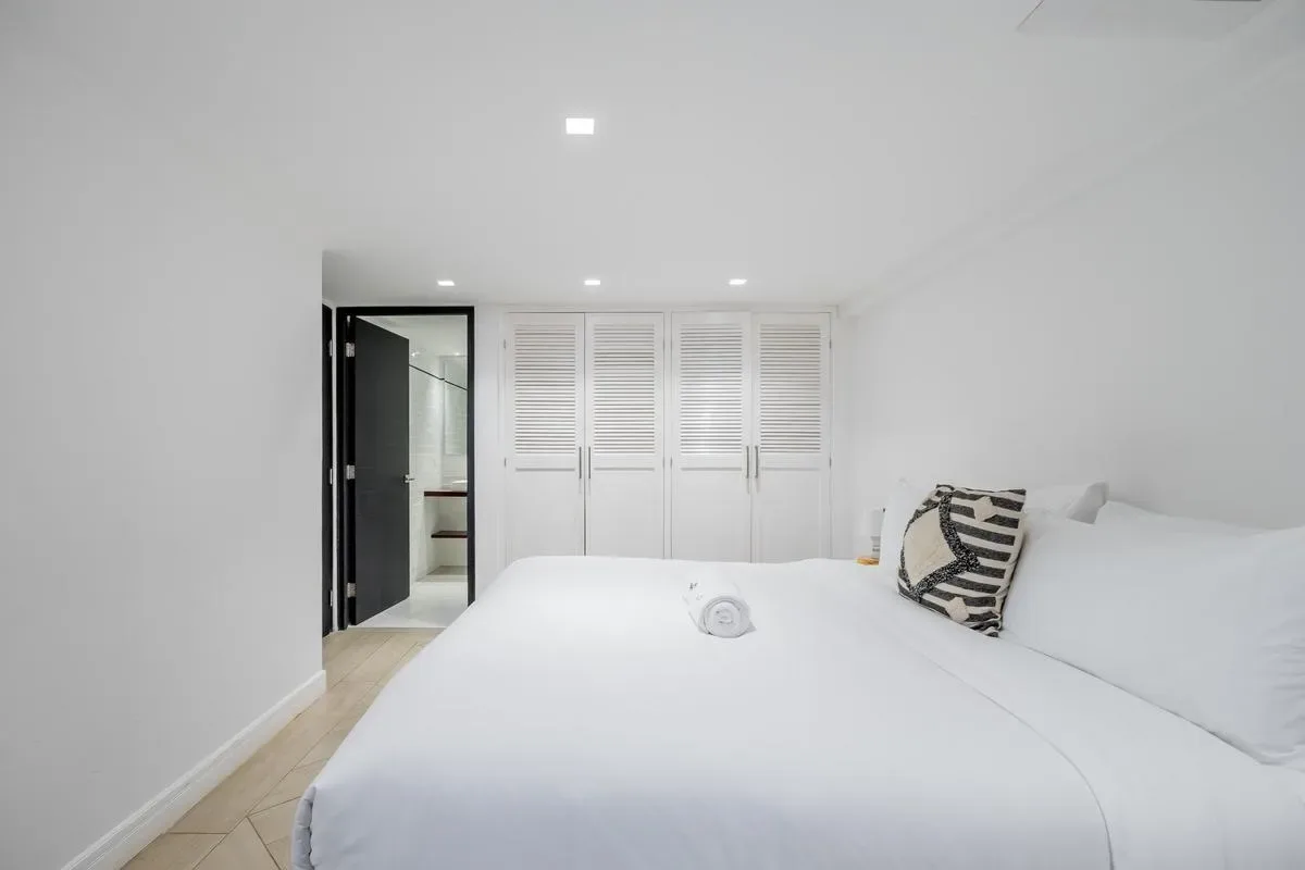 Polished Duplex in Plaza Catedral