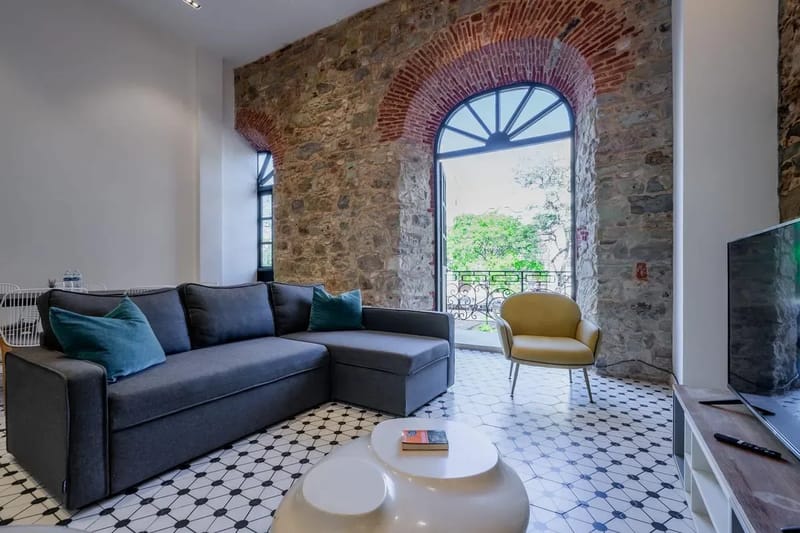 Polished Duplex in Plaza Catedral