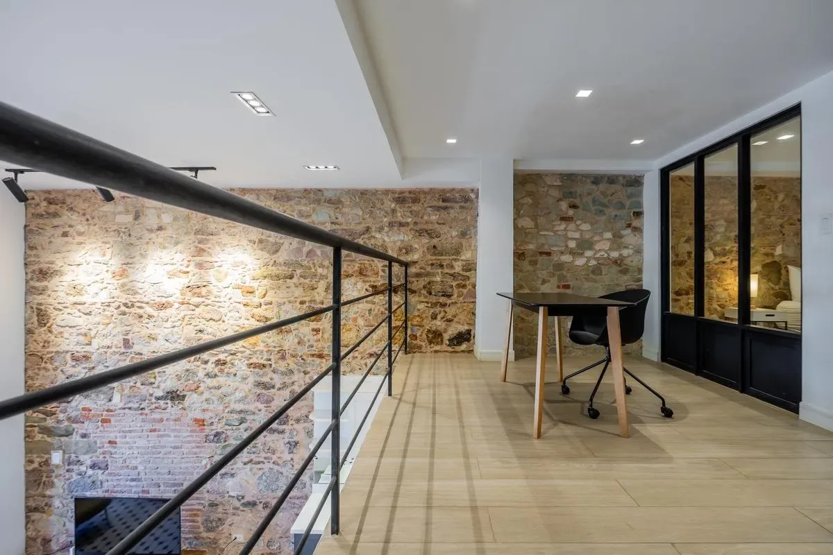 Polished Duplex in Plaza Catedral
