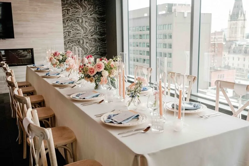 Montaje para comidas de eventos en el Sky Lounge de reStays