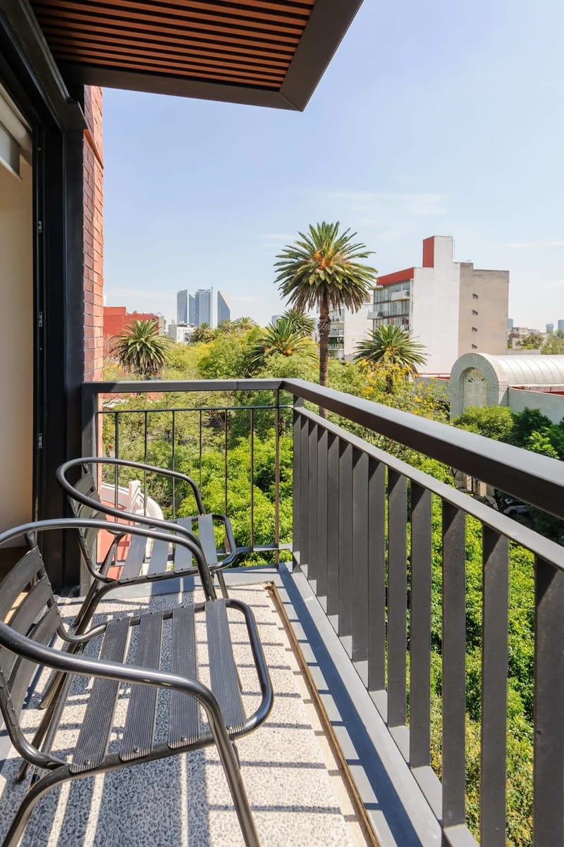 Bright 2BR Duplex with Balcony in Condesa