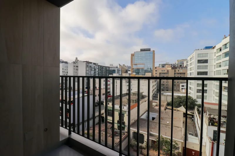 Sensational 2BR in Miraflores w/ Balcony