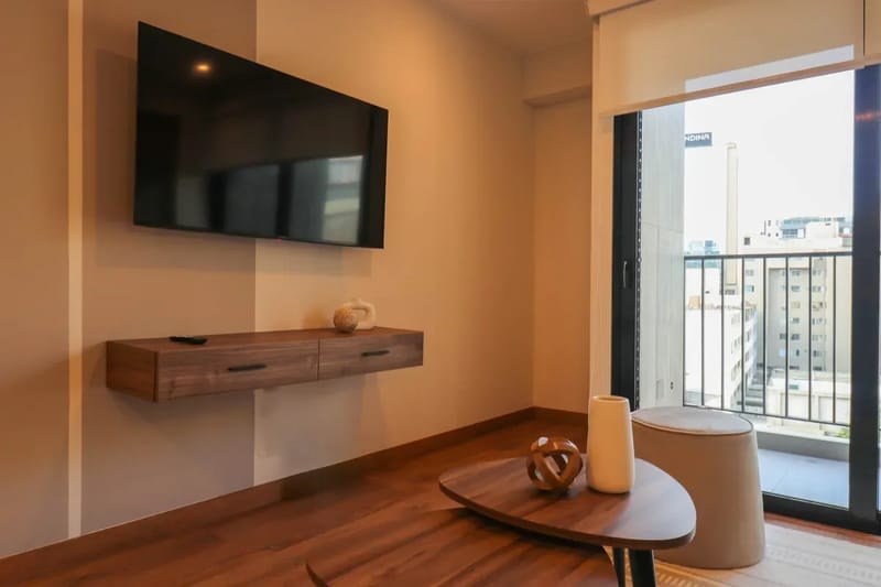 Sensational 2BR in Miraflores w/ Balcony