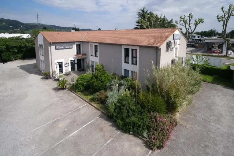 Hôtel Côté Sud exterior