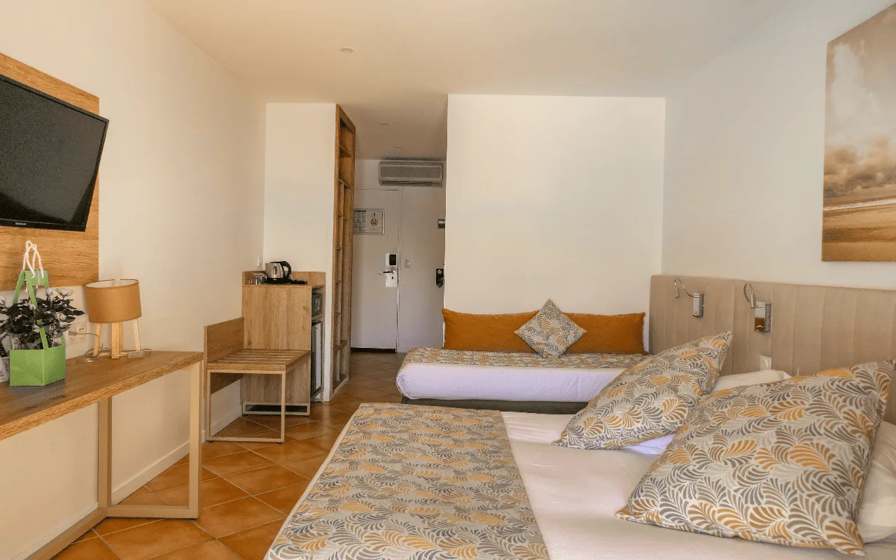 Renovated triple room