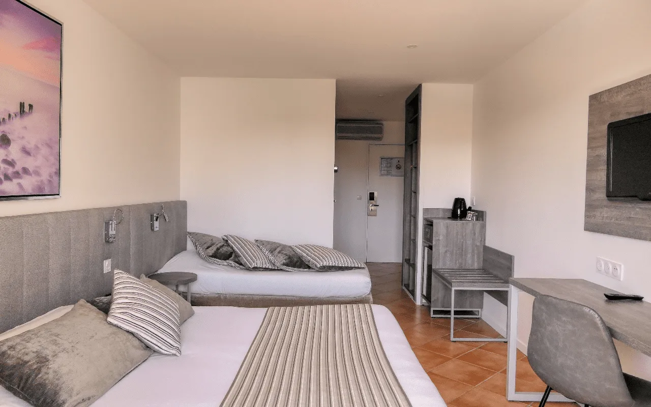 Triple room