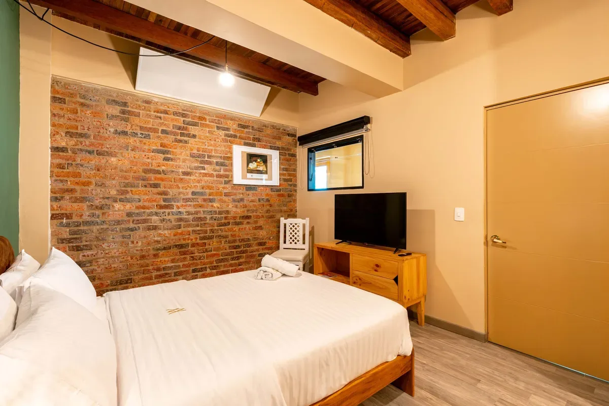 Sleek 2BR in La Candelaria
