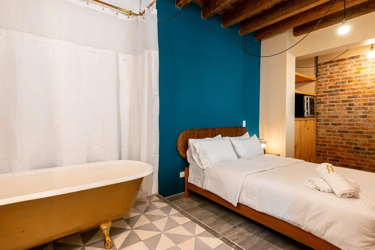 Sleek 2BR in La Candelaria