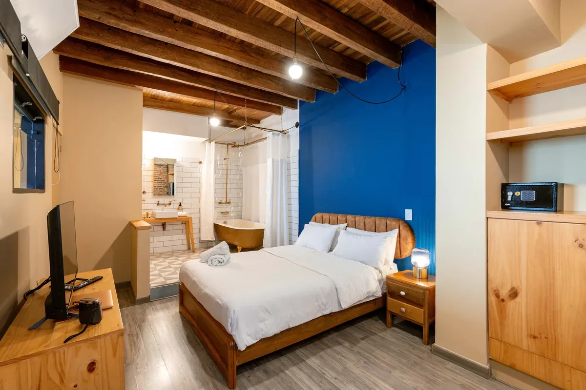 Sleek 2BR in La Candelaria