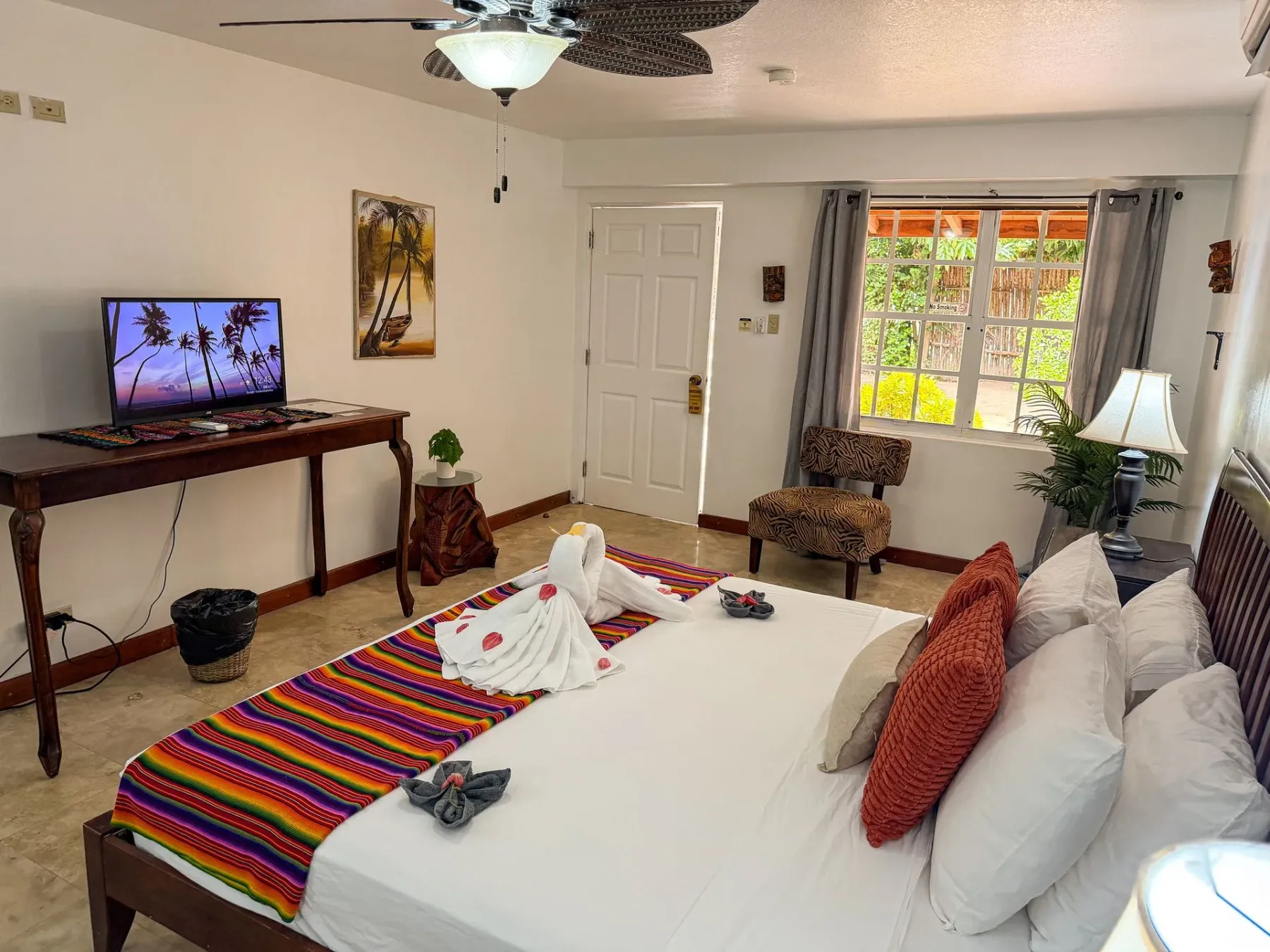 Deluxe king room