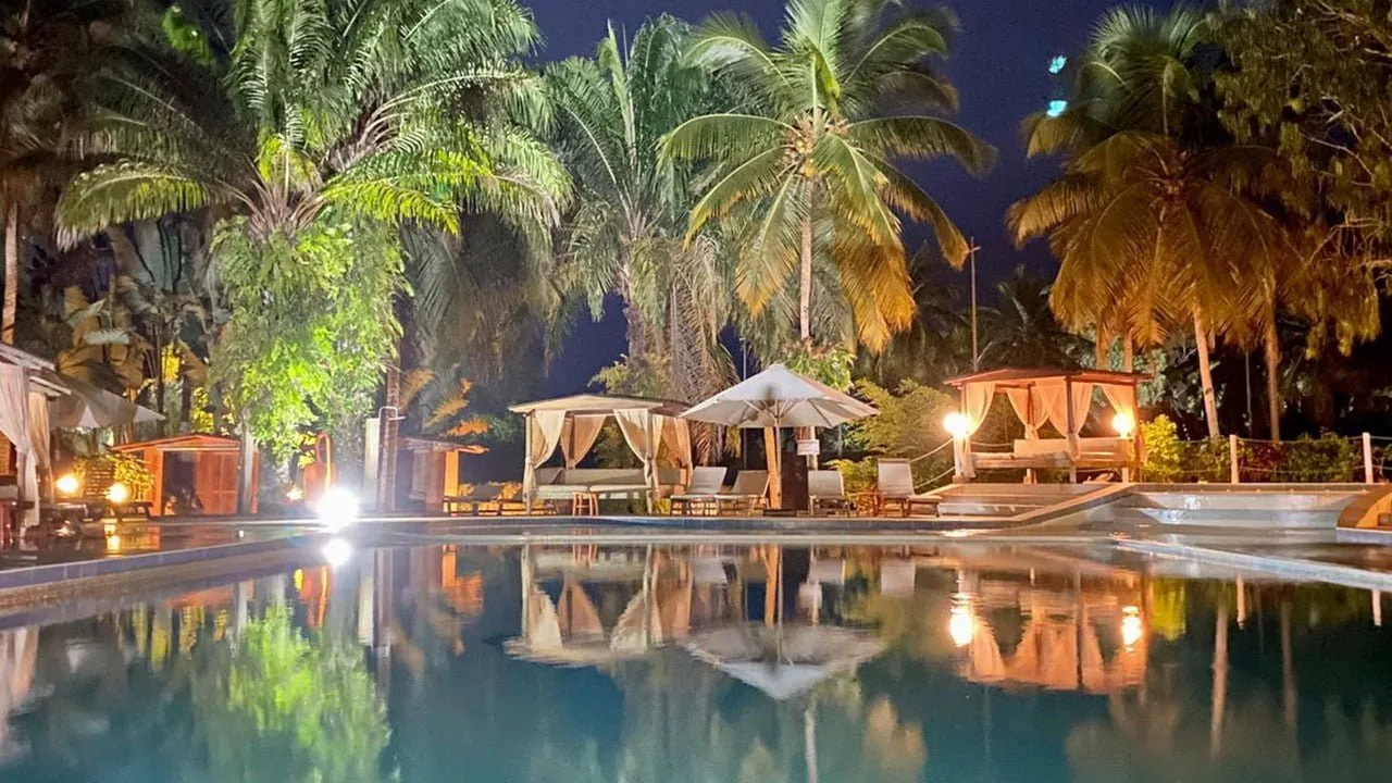 Piscina de Coucoué Lodge