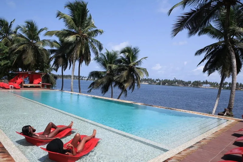 Piscina del lodge