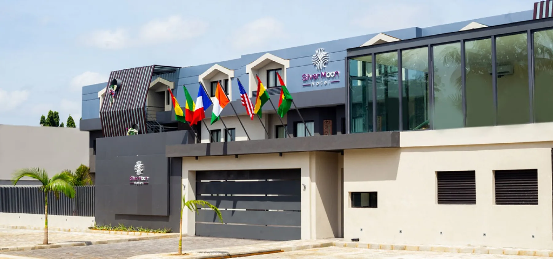 Hotel exterior or property view