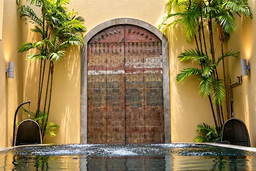 Jacuzzi en Colombo Court.
