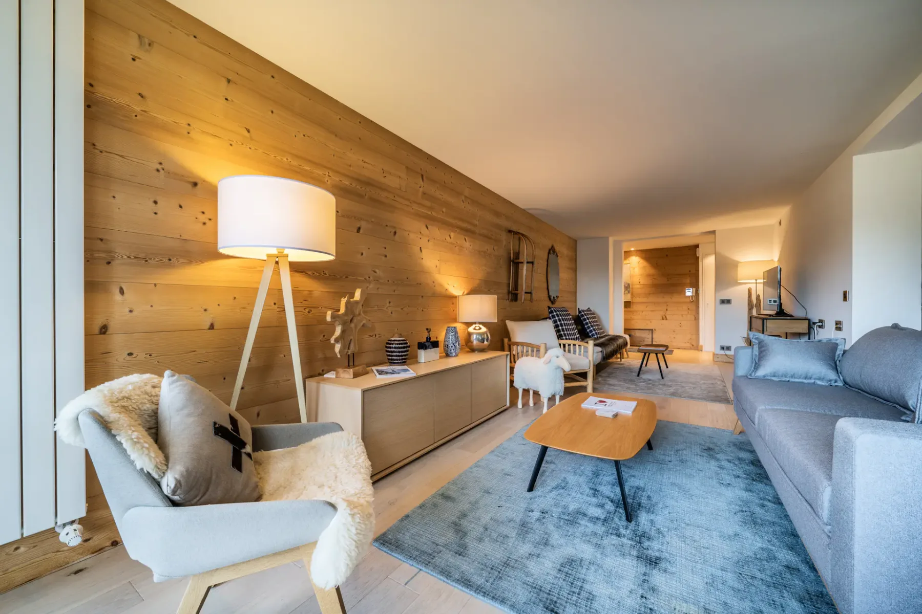 Spacious alpine living room family apartment Cortirion Megève