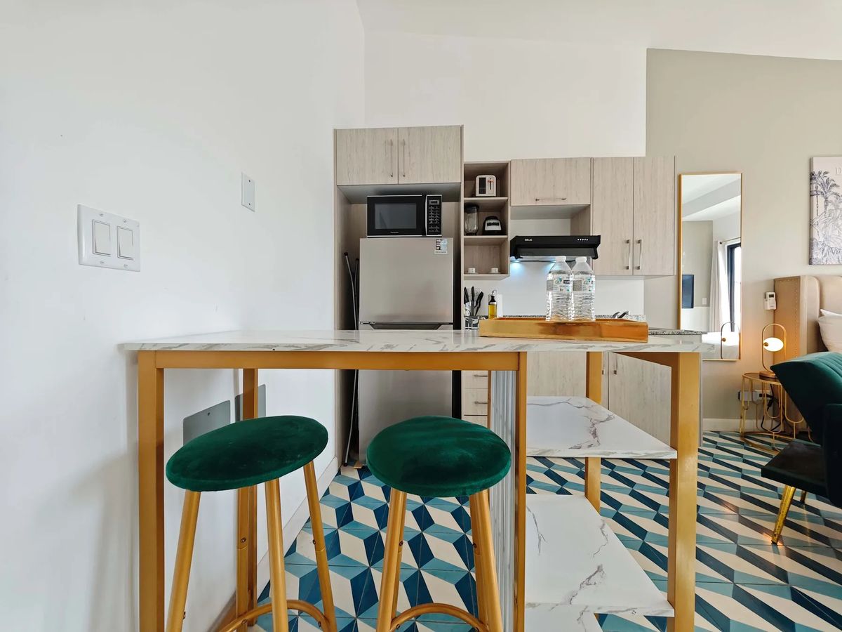Enchanting Loft in Santa Ana w/ Balcony