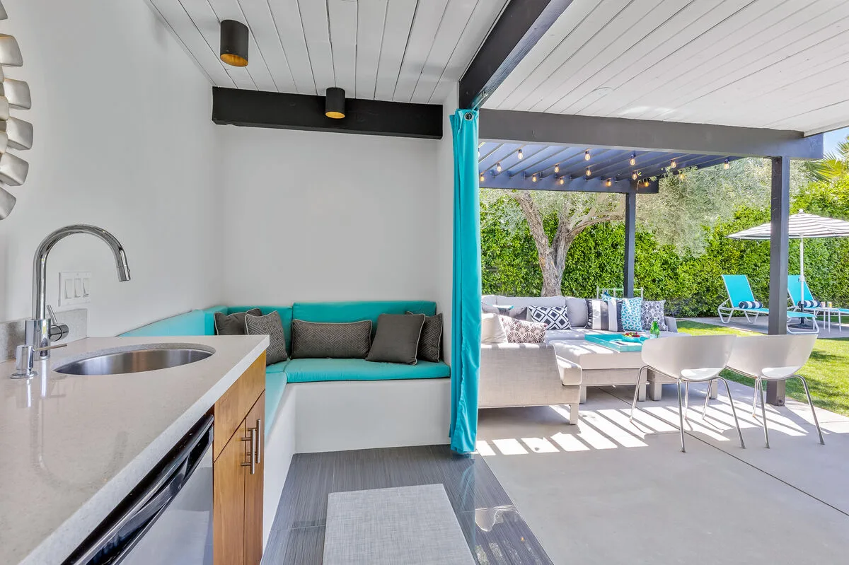 Aqua House