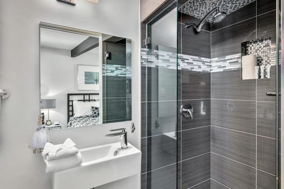 Aqua House