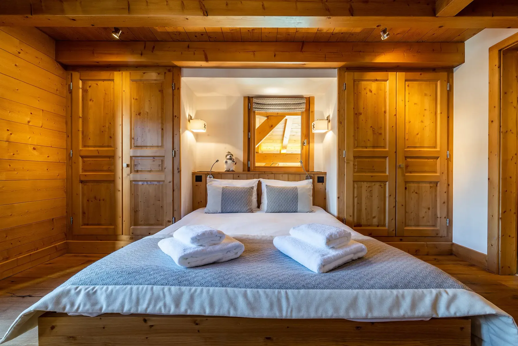 Luxury double ensuite bedroom private bathroom alps chalet Abachi Les Gets