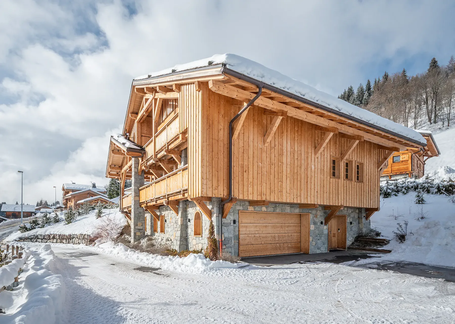 Outside view mountain chalet snow winter ski chalet Abachi in Les Gets
