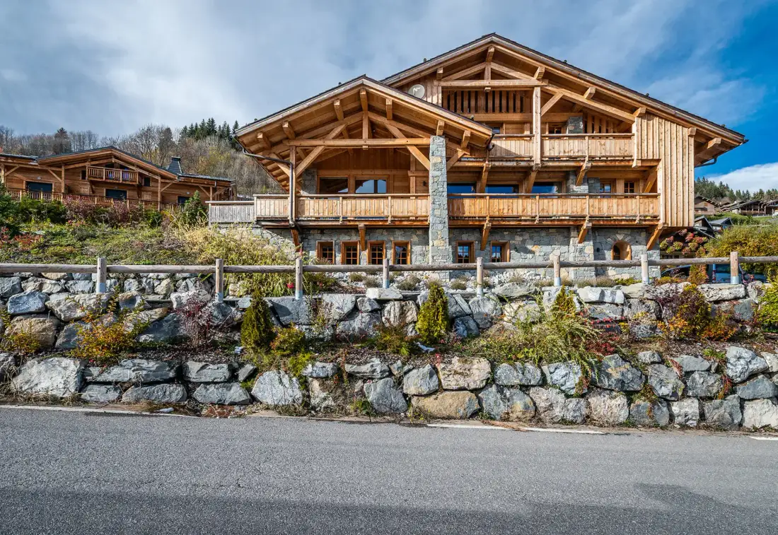 Outside view mountain chalet summer time ski chalet Abachi Les Gets
