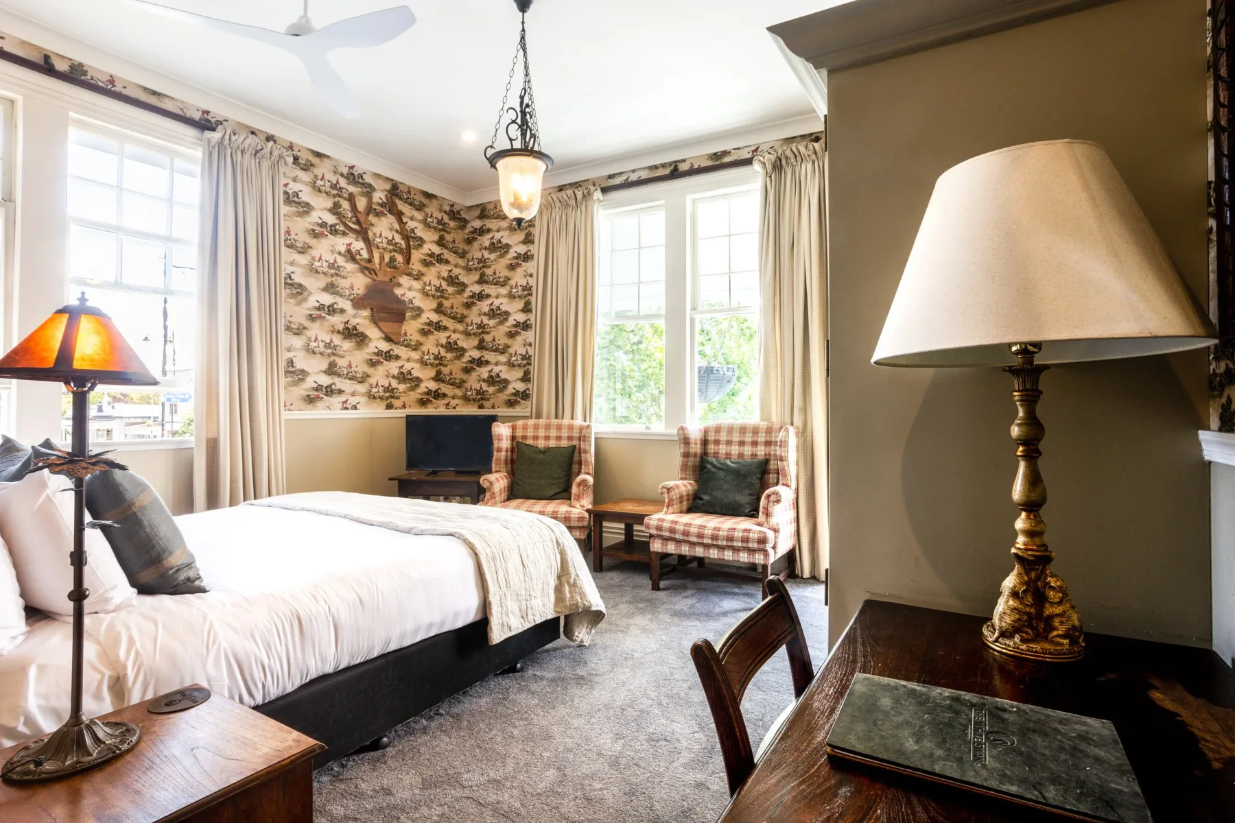 Hunter Suite