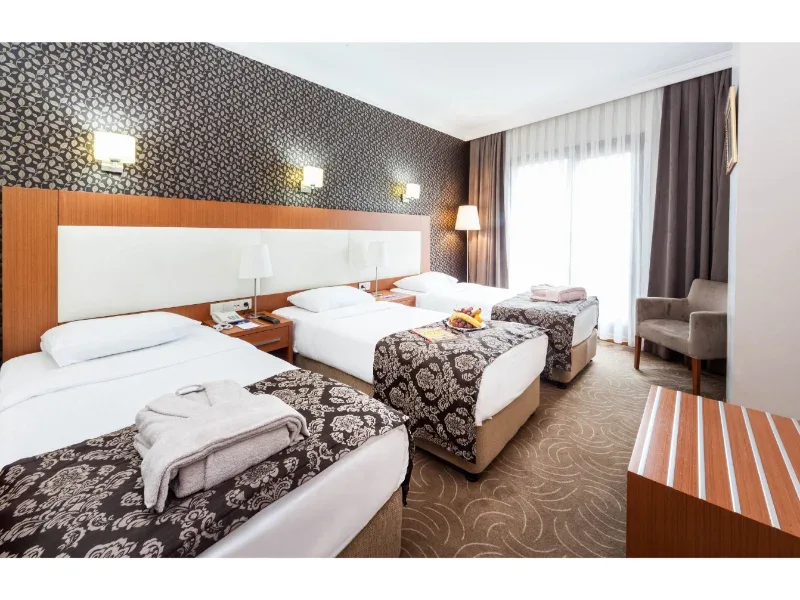 Habitación triple del Grand Hotel Avcılar