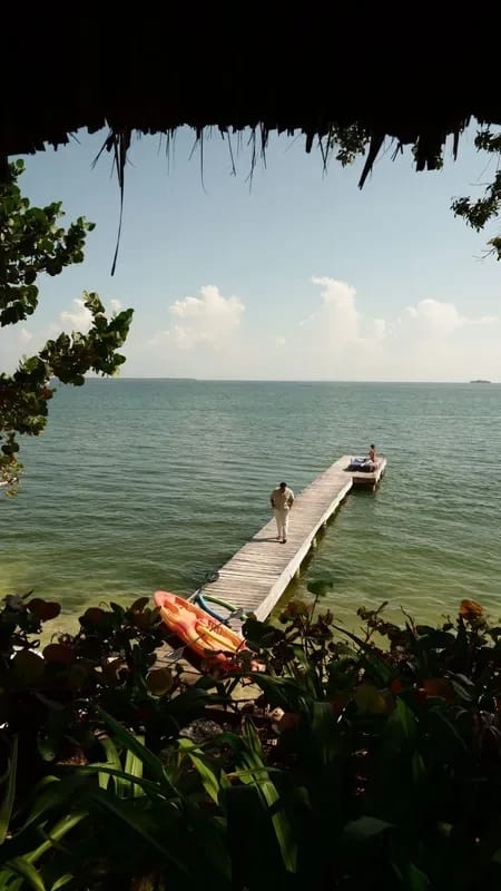 Nature & Beachfront 4BR Villa in Isla Grande
