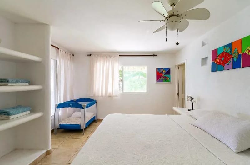 Nature & Beachfront 4BR Villa in Isla Grande