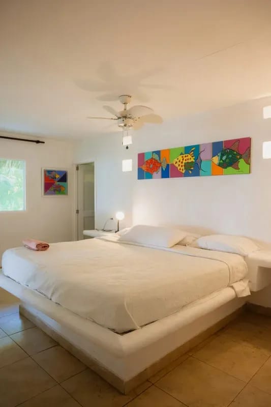 Nature & Beachfront 4BR Villa in Isla Grande