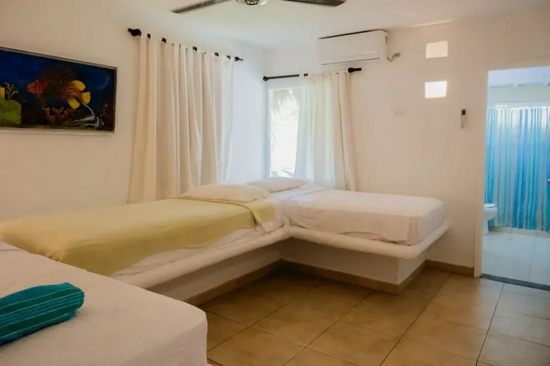 Nature & Beachfront 4BR Villa in Isla Grande