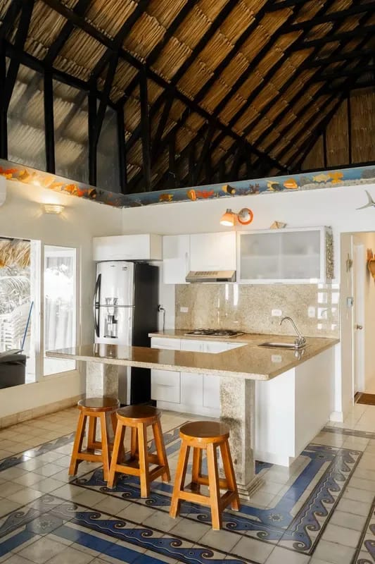 Nature & Beachfront 4BR Villa in Isla Grande